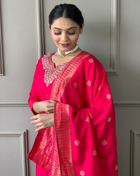 Elegant Pink Kurta Set for Women – Perfect Party Wear with Solid Design